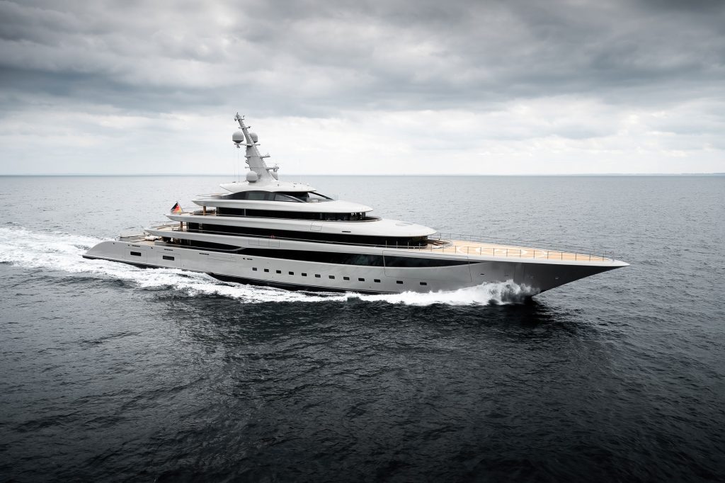 Lürssen Delivers 102.4-Metre Superyacht NIXIE: A Masterpiece of Organic Design and Diesel-Electric Engineering