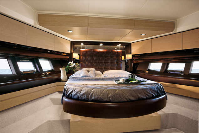 azimut interior deck