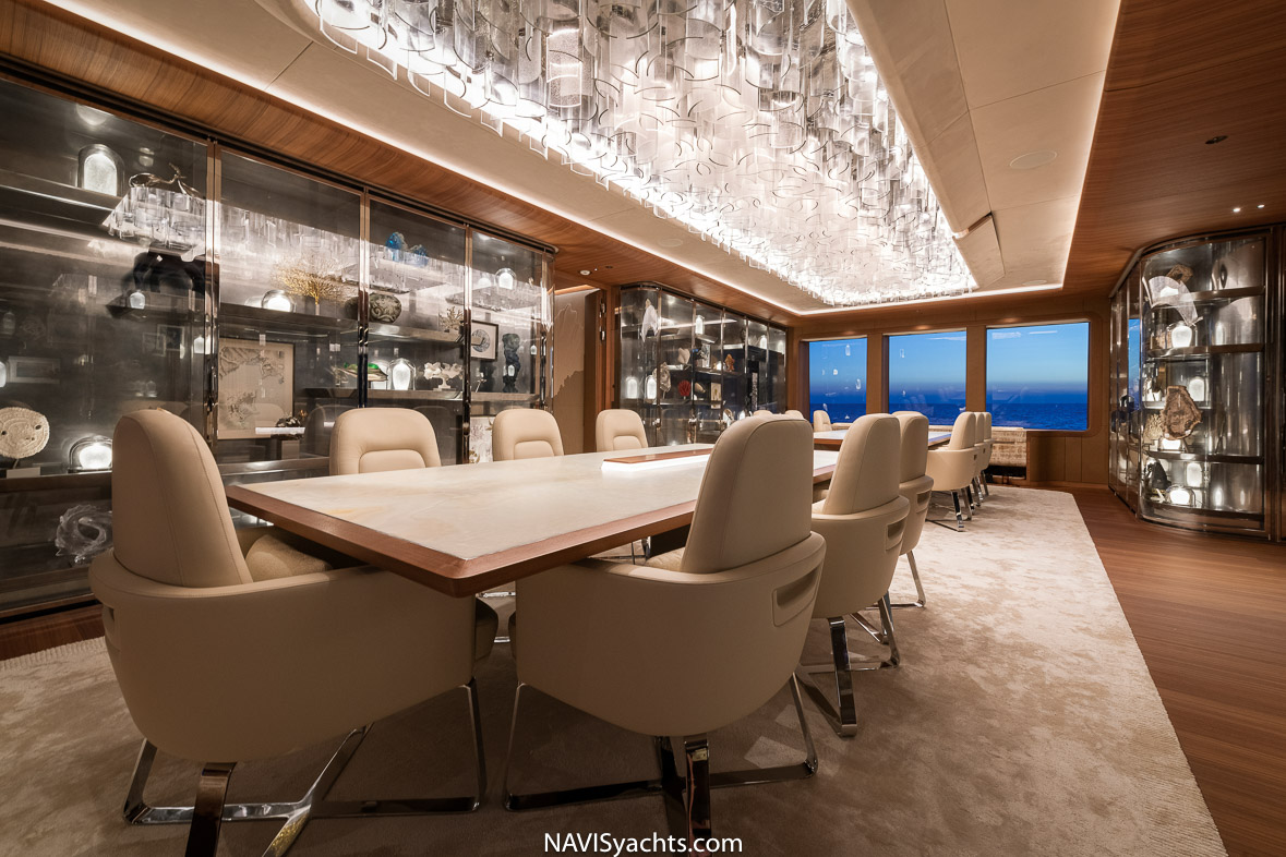Luxury yacht design: Explore the innovative and thoughtfully designed features that elevate the luxury experience on Kenshō.