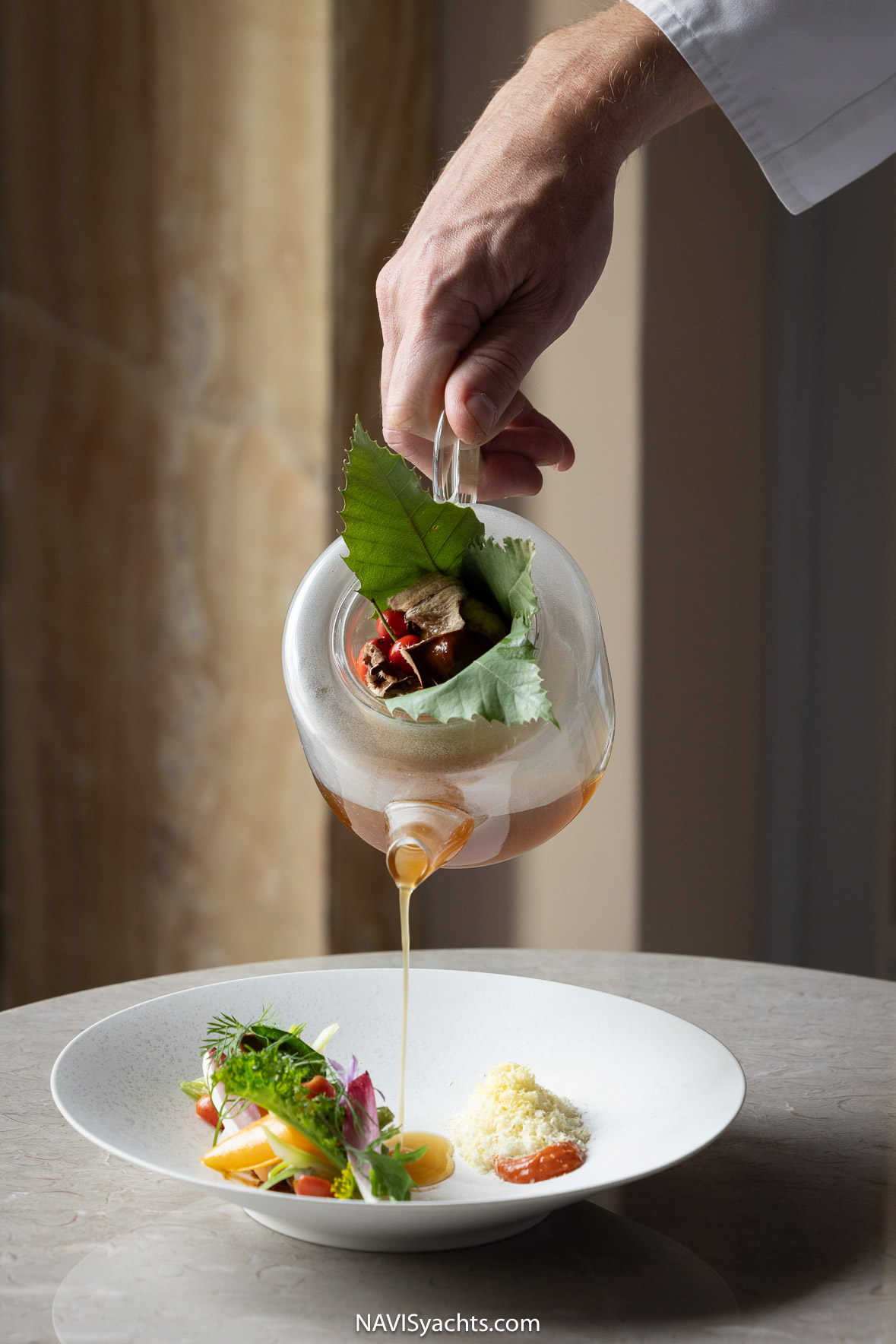 Naturalité cuisine - Red mullet with hazelnuts & figs