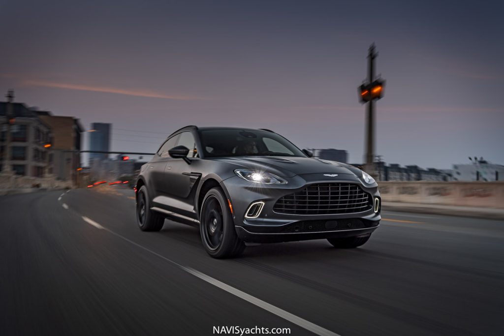 Aston_Martin_DBX_L-1