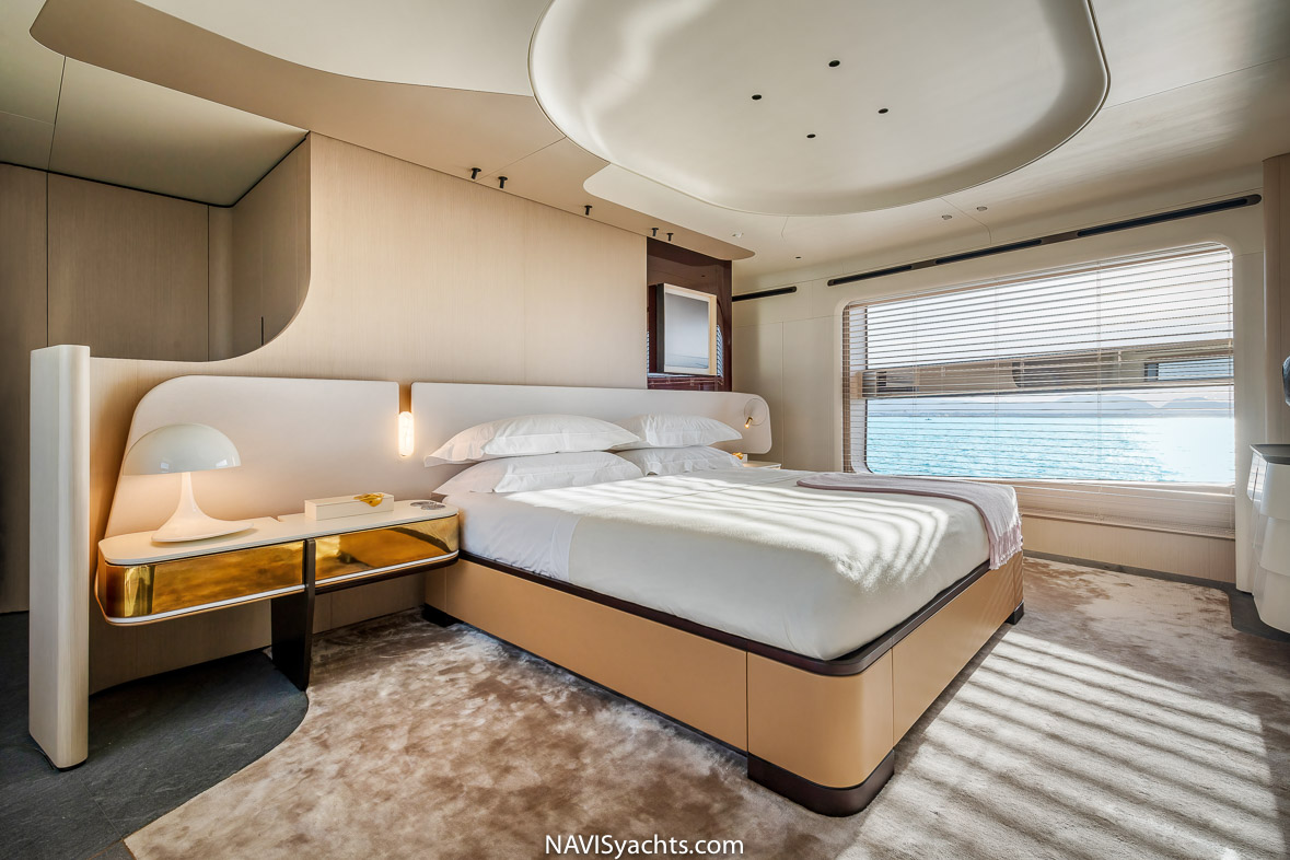Azimut 38m Grande Trideck Yacht Review, Owner's Cabin