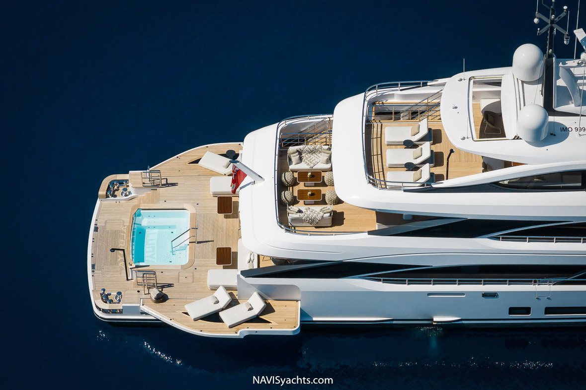 Alunya yacht's innovative Oasis Deck with open beach club area