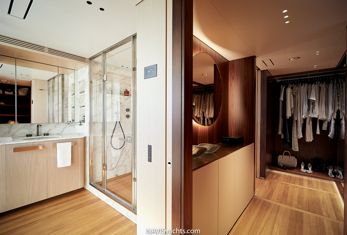 Benetti 40m Oasis: Rebeca