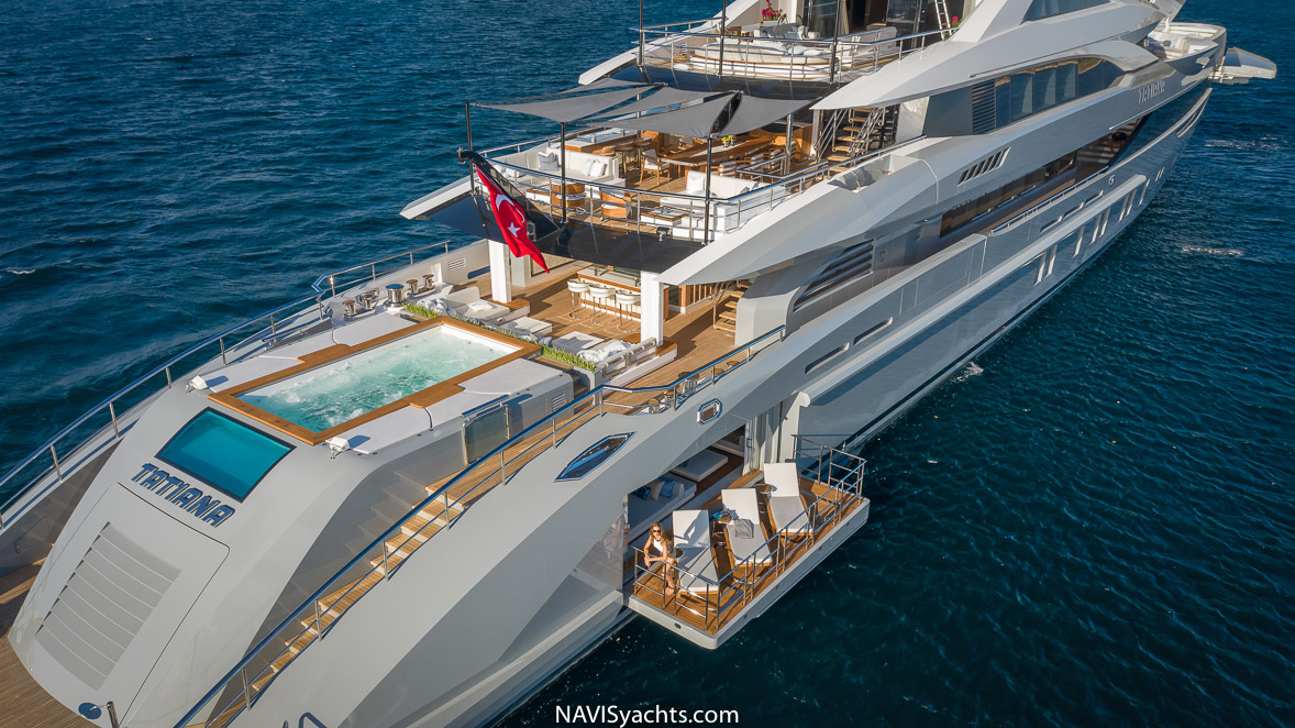 Bilgin Superyacht Tatiana beach club Balcony