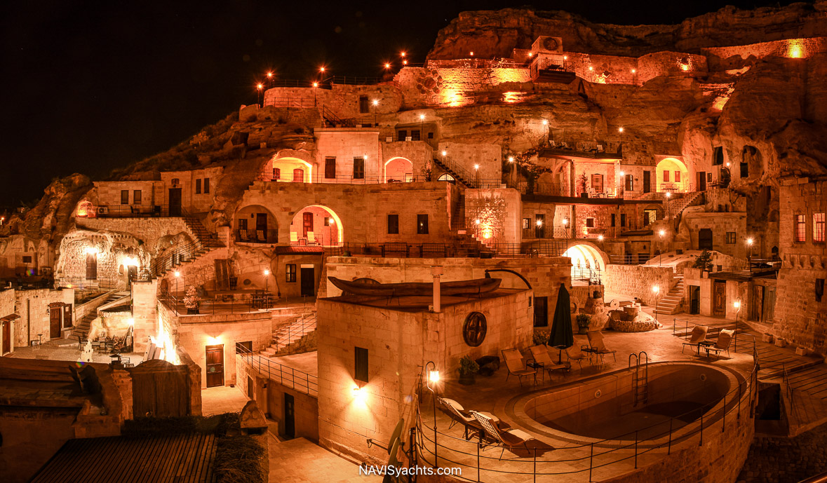 Cave hotel Yunak Evleri