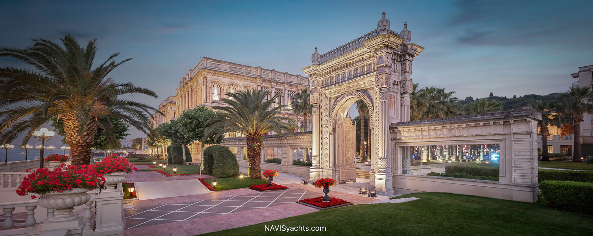 Çirağan Palace Kempinski at dusk
