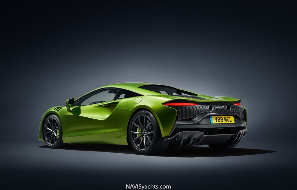 McLaren_Artura_L-3