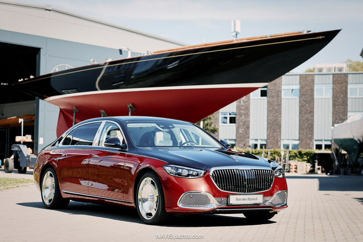 Mercedes-Maybach S 680 exterior two-tone paint