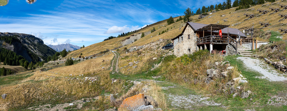 Halte 2000 Chalet in Jausiers, Haute Alps, High Mountain Pass.