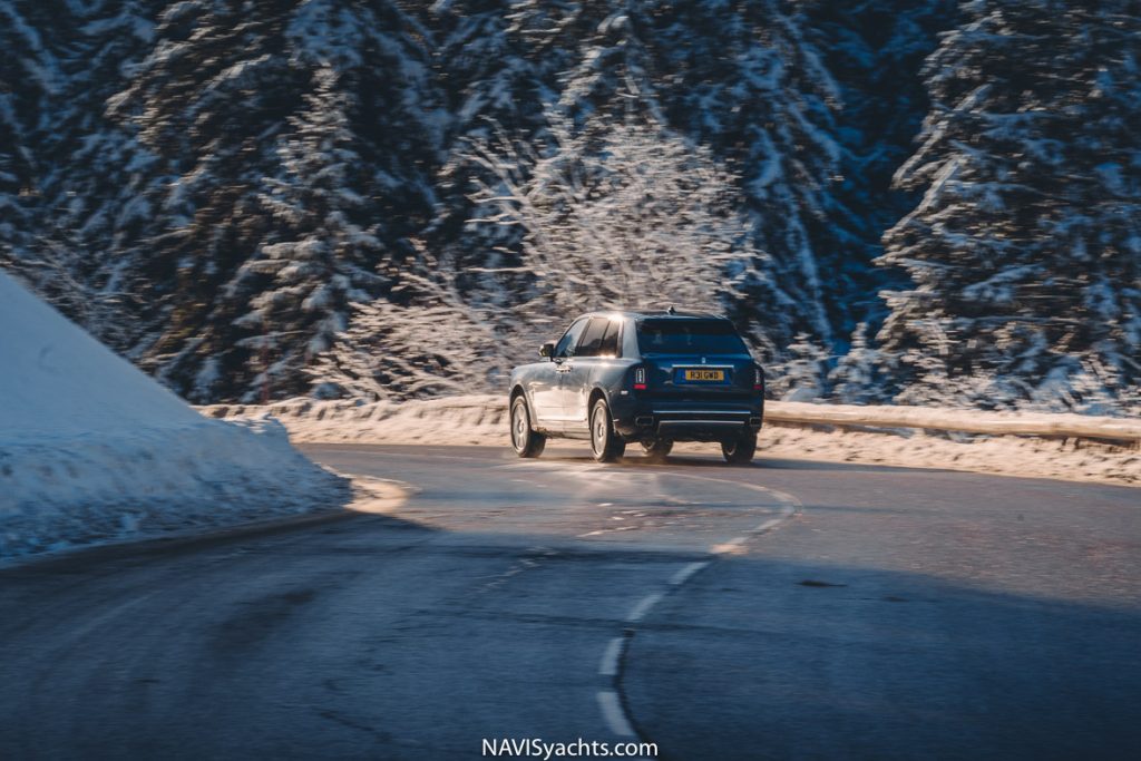 Rolls-Royce_Cullinan_ar_L-23