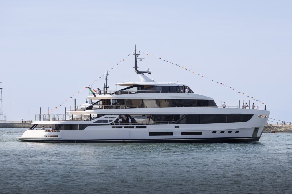 Azimut launches Grande 44 (10) Azimut Launches the Grande 44M: A Four-Deck Marvel Redefining Carbon Fiber and Hybrid Superyacht Technology